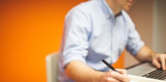 Czy organizacja i firma to to samo?