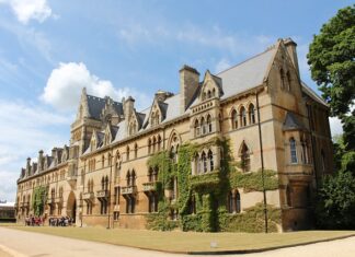 Kto ukończył Oxford? Kto ukończył Oxford?