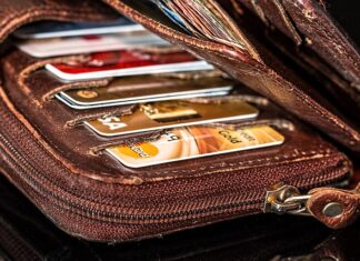 Jaki sektor gospodarki dominuje w Polsce?